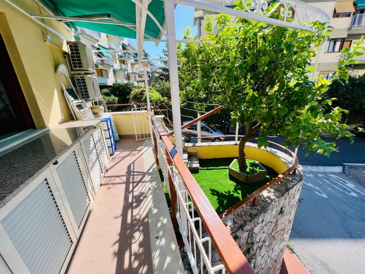 Treehouse Sorrento Apartment Esterno foto